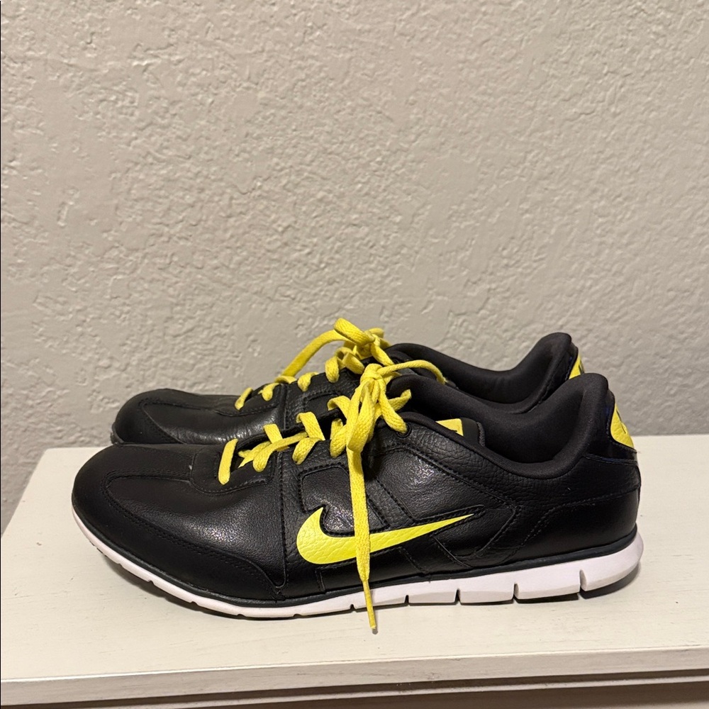 Nike Oceania NM Womens Walking Athletic‎ Shoes Size 8.5